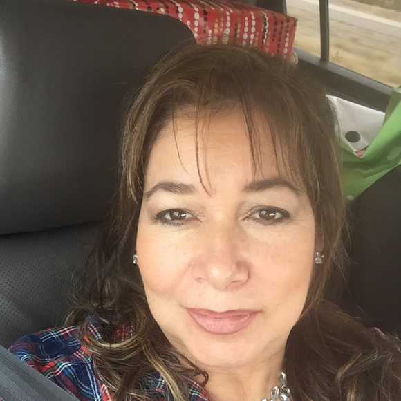 Meet your Posher, Georgina - Picture 1 of 1